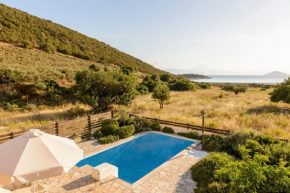 Seaside Aqua Bliss & Serenity with Private Pool